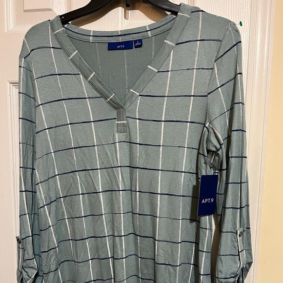 Medium size womens cloths ..new - Picture 1 of 8